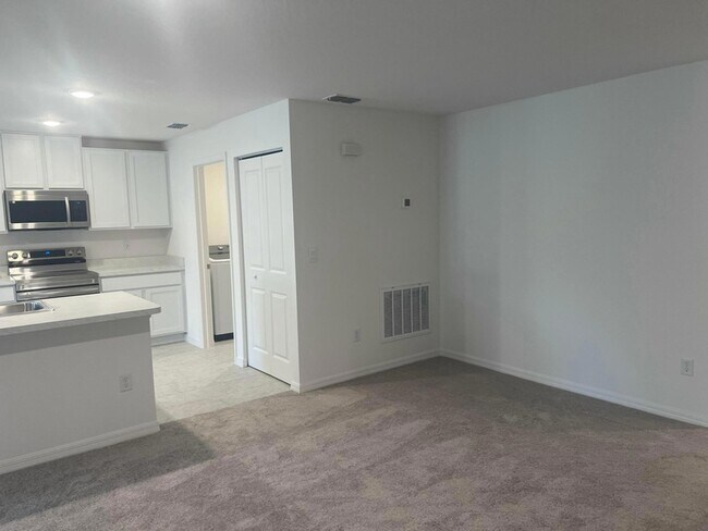 Photo - 3161 Fergus Ave