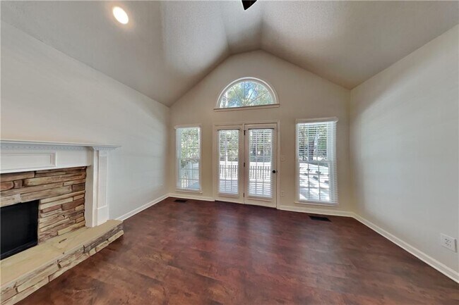 Photo - 339 Warrenton Dr