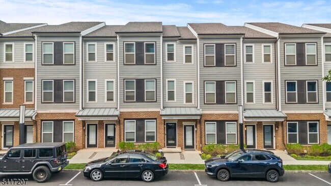 Photo - 8 Jessica Ln