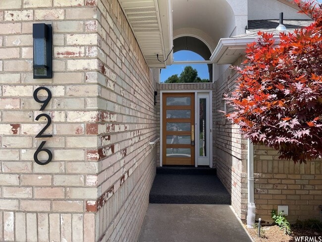 Photo - 4100 Sqft Gorgeous Home with Amazing Temple and Valley Views