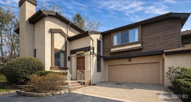 Building Photo - 470 Sayre Dr