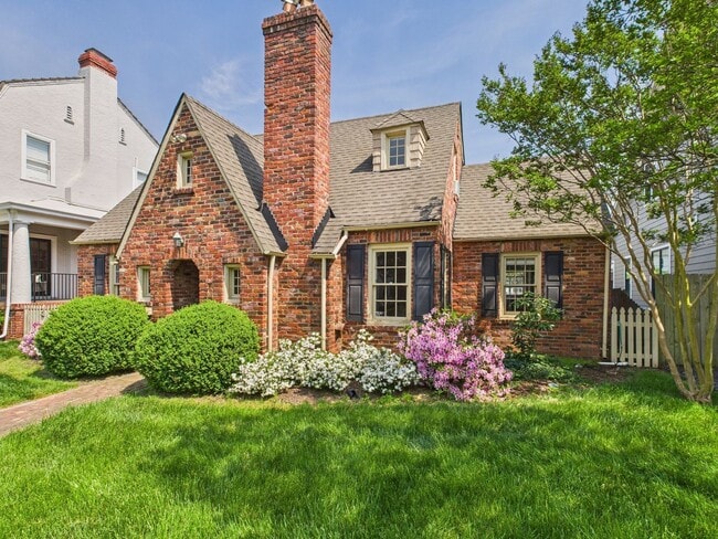 Photo - 307 Lexington Rd