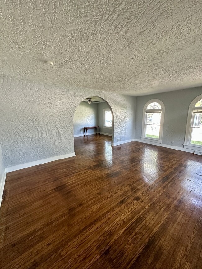 Photo - 129 W 3rd St