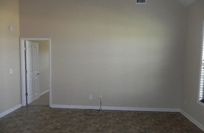 Photo - 4 Bedroom - Near Ft Moore