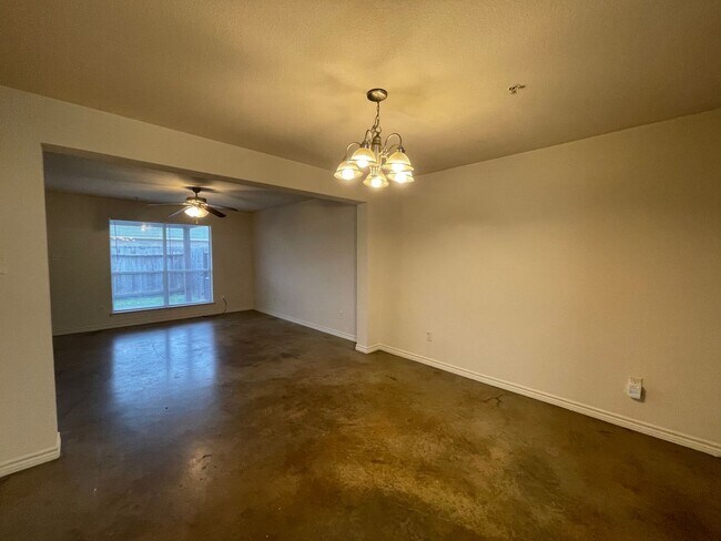 Photo - 4006 Cambridge Dr Unit # B