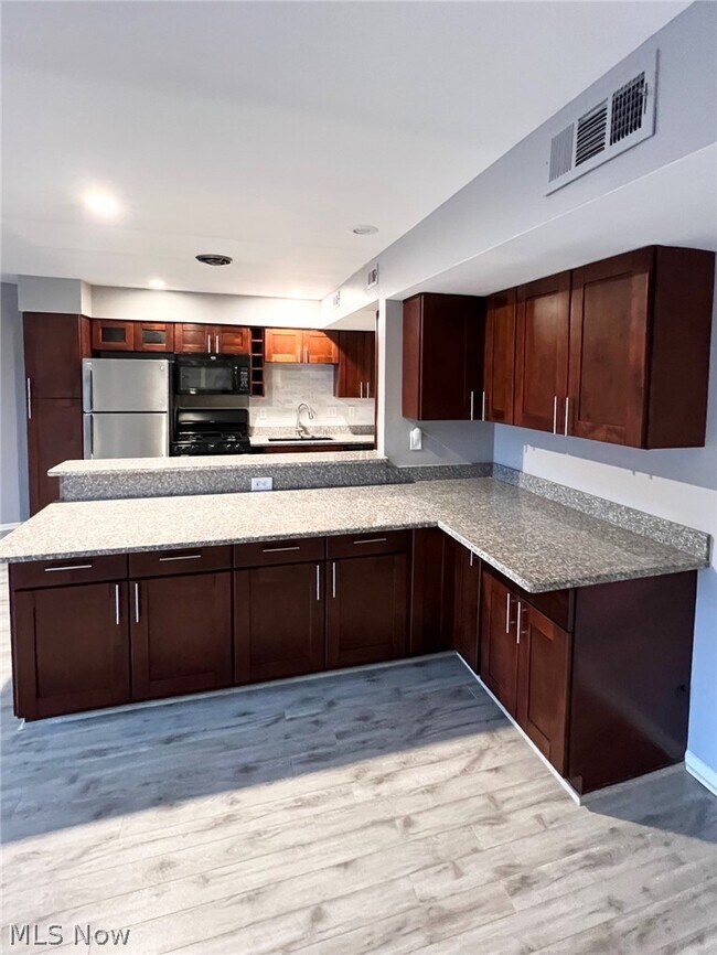 Photo - 20301 Shelburne Rd Unidad 9B