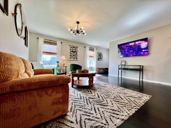 Photo - Fully Furnished Home with great location