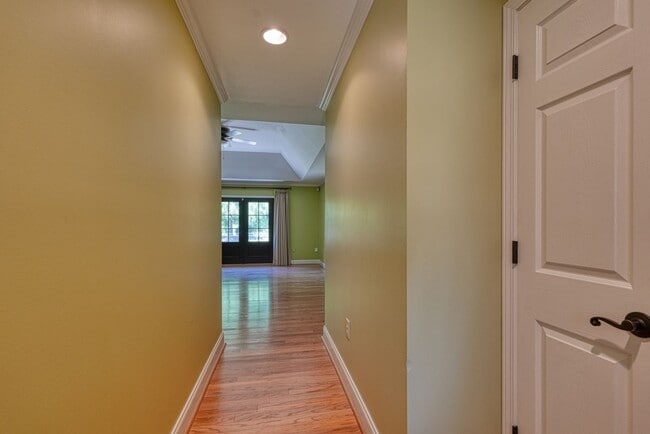 Photo - 210 Rivermill Ct