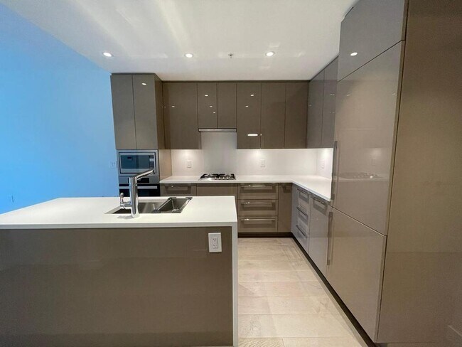 Photo - 5289 Cambie St