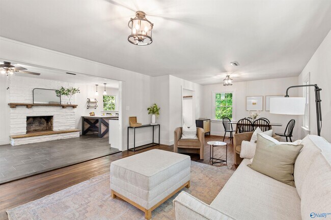 Photo - 7916 Valley View Dr SE