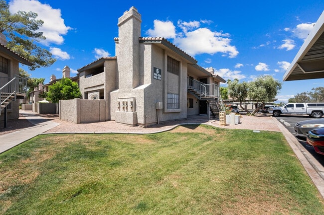 Building Photo - 533 W Guadalupe Rd Unit 1047