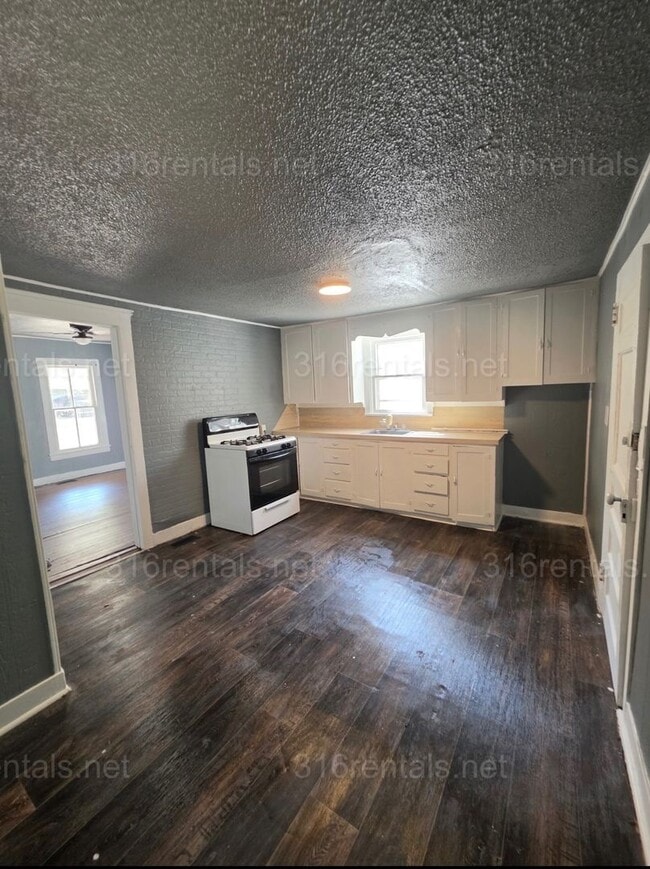 Photo - 508 W 5th St
