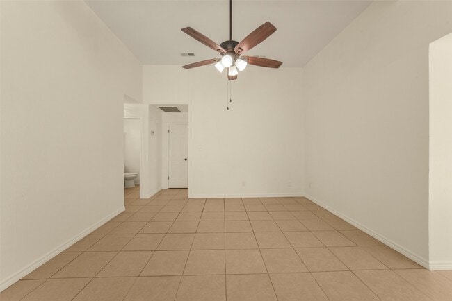 Building Photo - 18147 Dinner Creek Dr