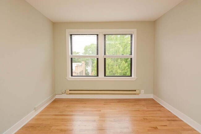 Photo - 4551 N Damen Ave Unidad 114