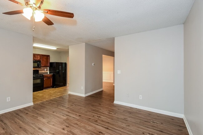 Photo - 123 Hidden Creek Dr