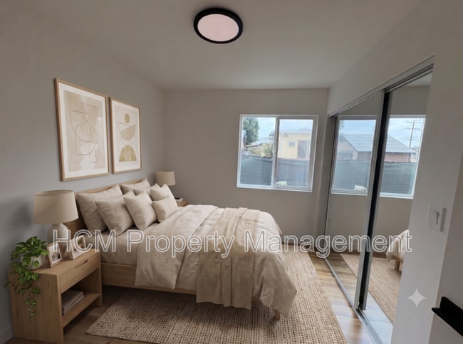 Photo - 856–858 W 47th St