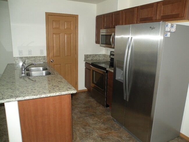 Photo - 3830 S Lansing Rd Unit 2