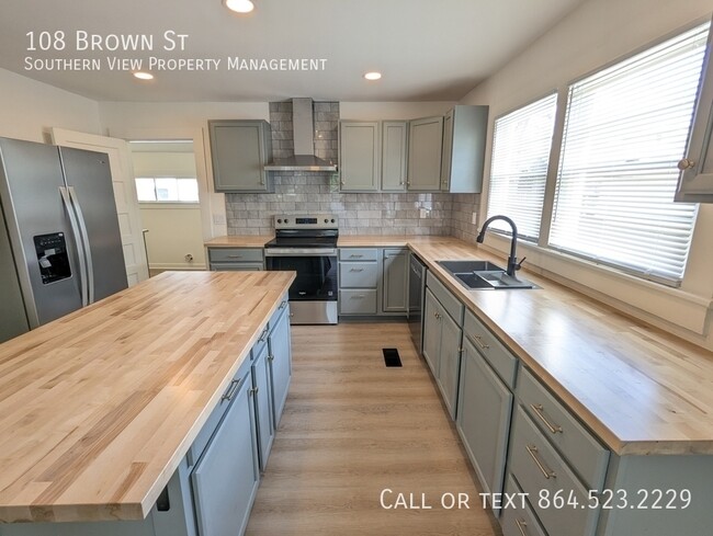 Photo - 108 Brown St