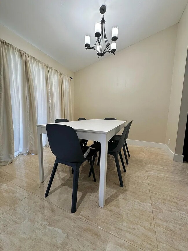 Photo - 5520 Coach House Cir