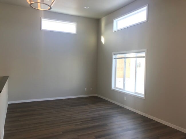 Photo - 3 Bed 3 Bath Twin Home