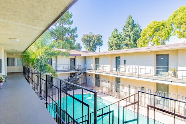 Tujunga Apartments