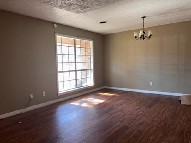 Photo - 1706 Dorgan St