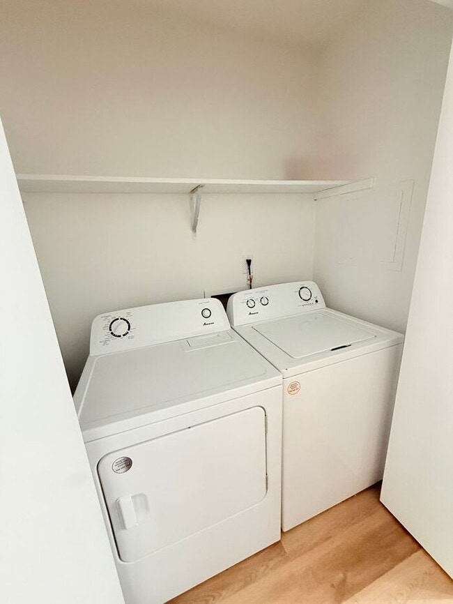 Perfectly sized 2 bedroom 1 bath