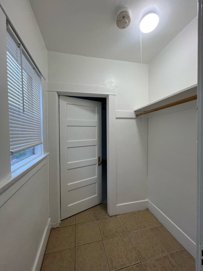 Photo - 1817 1/2 East Vernon Avenue