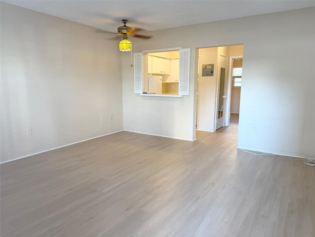 Building Photo - 2001 S Ocean Dr Unit 40