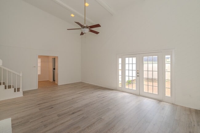 Building Photo - 5975 Townhouse Ln