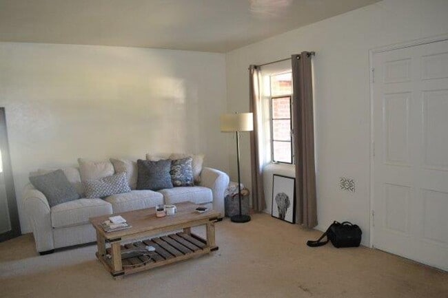 Photo - 614/616 Hollister Road Unit 614