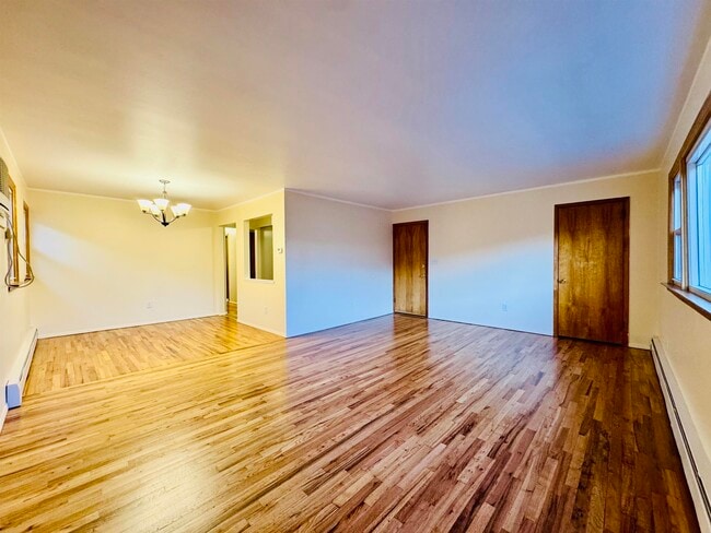 Photo - 37 W 7th St Unit 2nd Floor