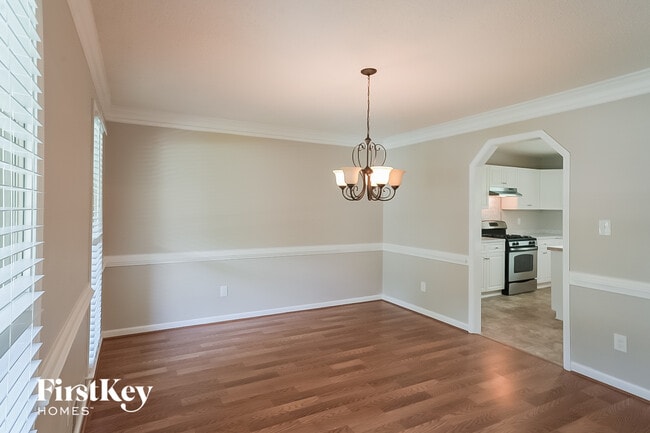 Photo - 174 Somerset Ln