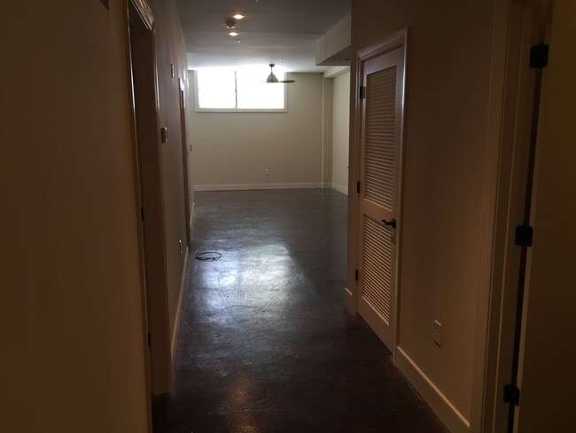 Photo - Montgomery Square Apartments