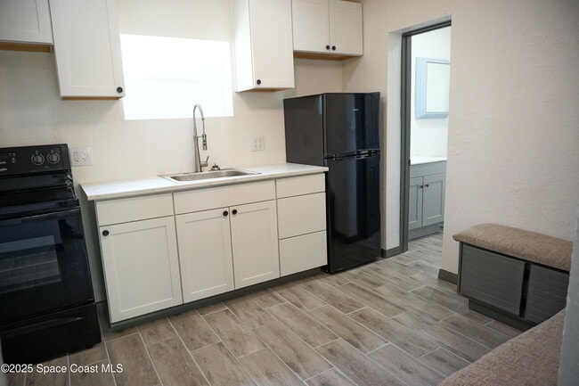 Photo - 2848 Shwonda Ave NE