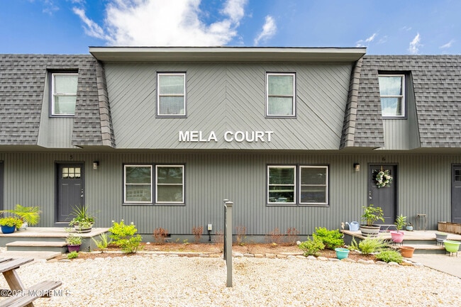 Photo - 75 Grand Central Ave