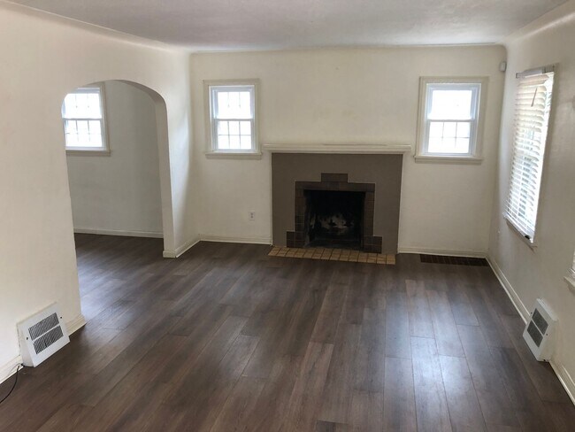 Photo - Three Bedroom House for rent