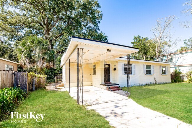 Photo - 2706 Lorna Rd