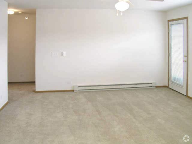 Living Room - Highlands of Kensington Manor