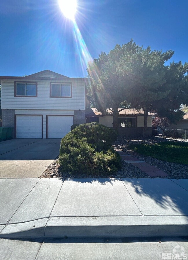 Building Photo - 1955 Matteoni Dr Rental
