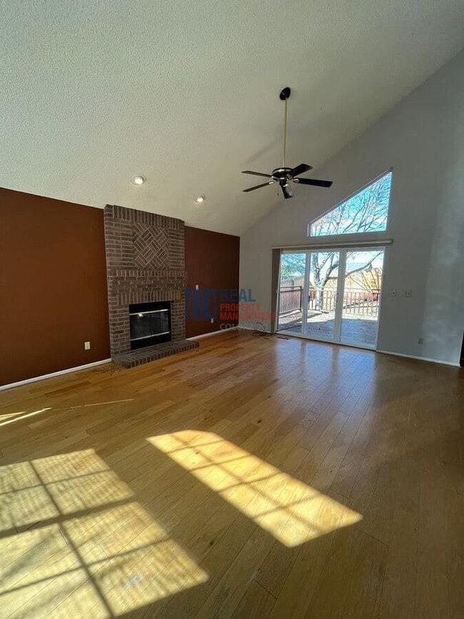 Photo - 8179 Westside St