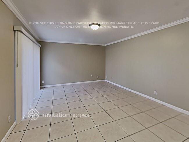 Photo - 7789 Courtyard Run W