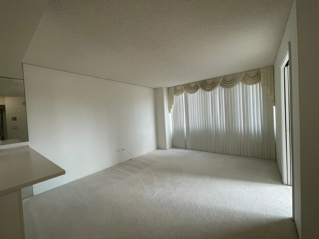 1314 Kalakaua Ave. #1005