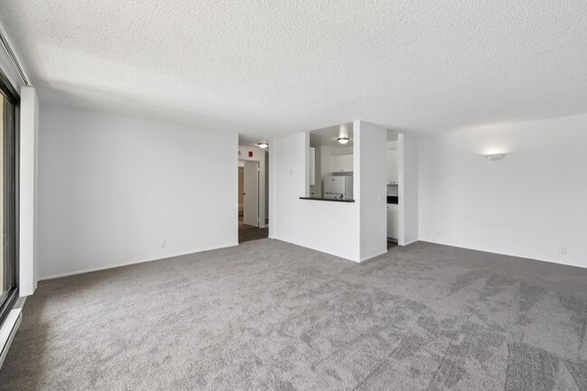 Lakewood Apartments At Lake Merced