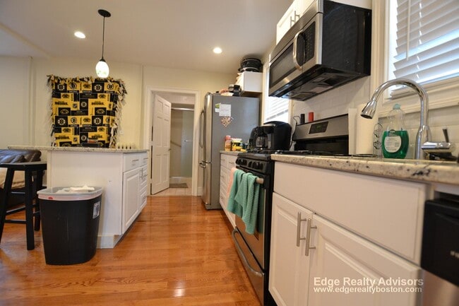 Building Photo - 61 Shannon St Unit 1 Rental
