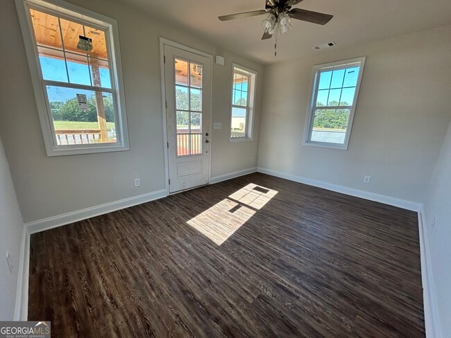 Photo - 2467 Smith Rd