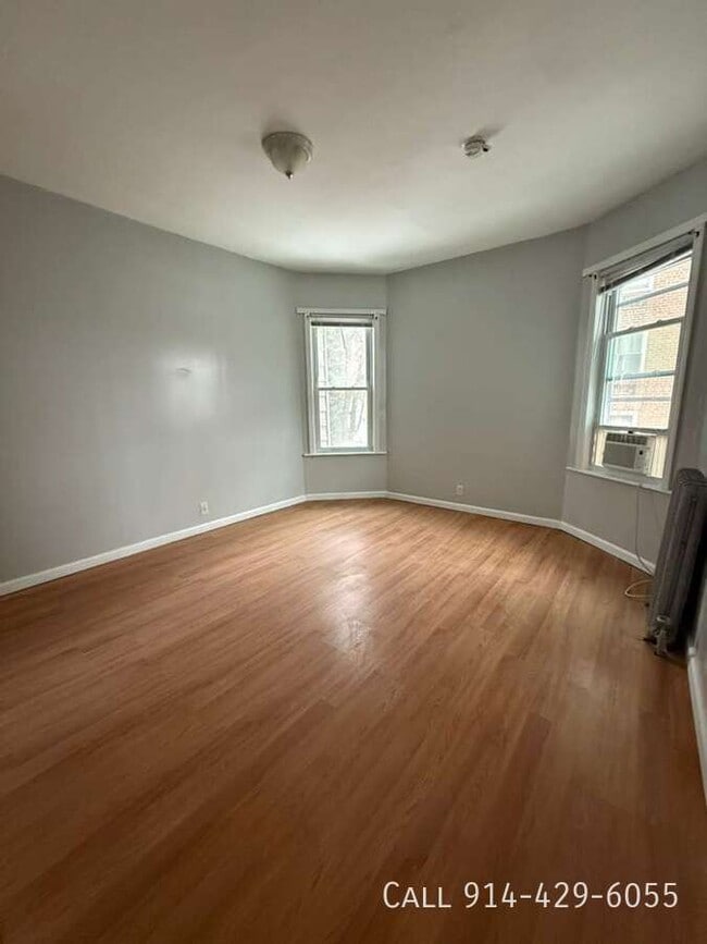 Photo - 584 Warburton Ave Unit 2