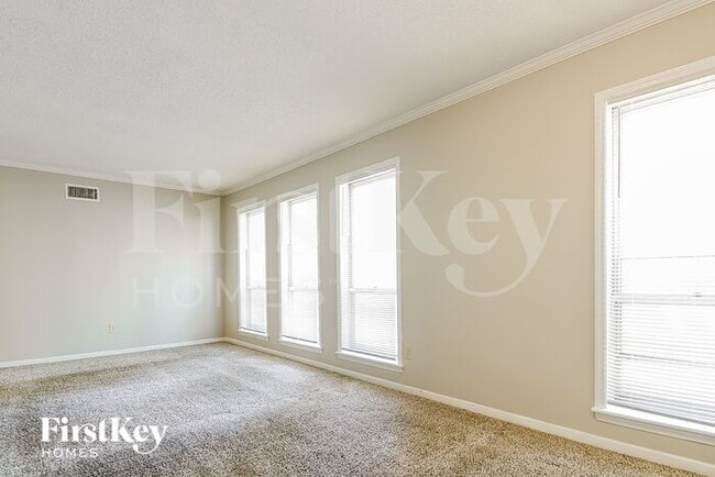 Photo - 3233 Earl Dr