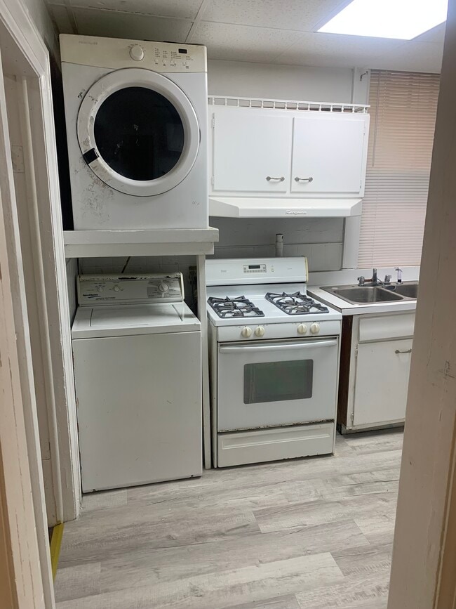 Photo - 1410 Watts St Unit A