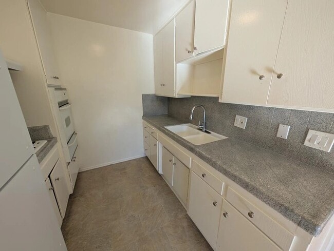 Photo - 1338 N Gardner St Unidad 5